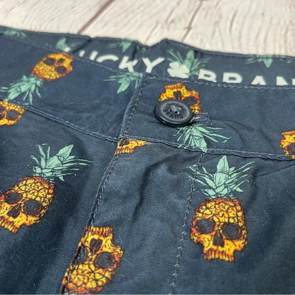 LUCKY BRAND Men's Boy's dark blue pineapple skull shorts NWT, size 20 - Picture 3 of 13